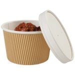 Fluted 450ml Savori round pot, filled with three bean chilli, with round white lid stood against it.